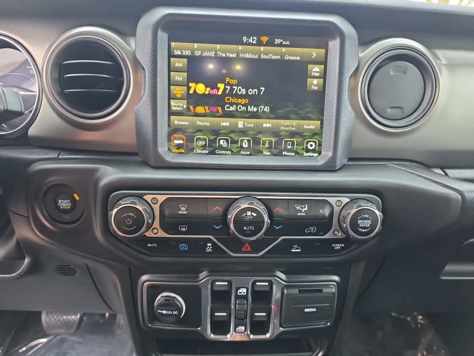 Used 2023 Jeep Wrangler Unlimited w/ 8.4" Radio Group AWD/4WD image 35