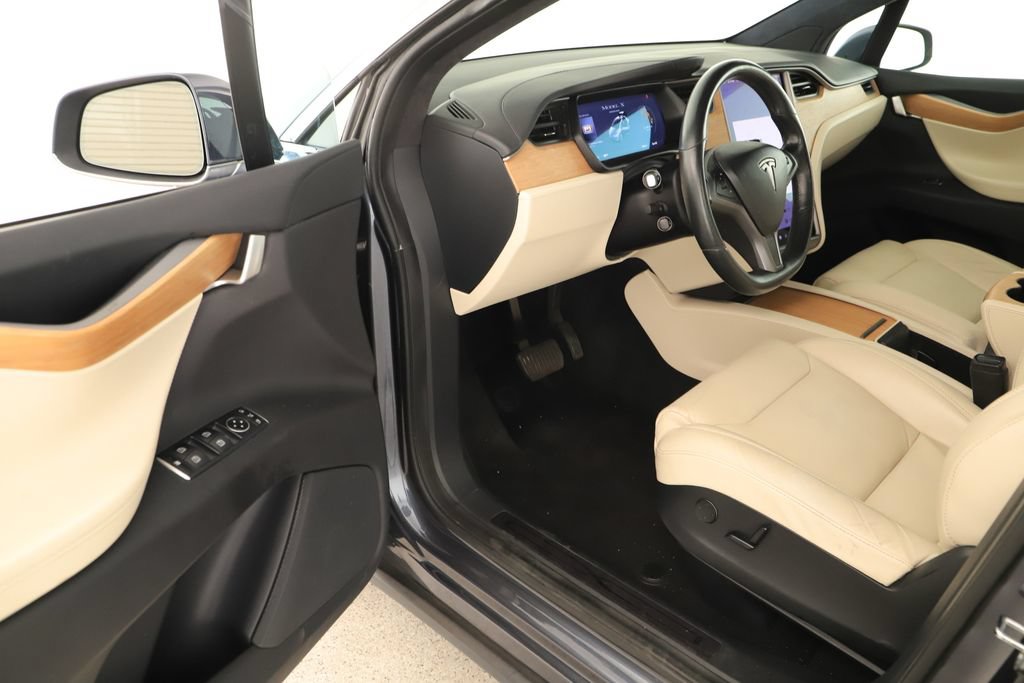 Used 2019 Tesla Model X AWD/4WD image 14