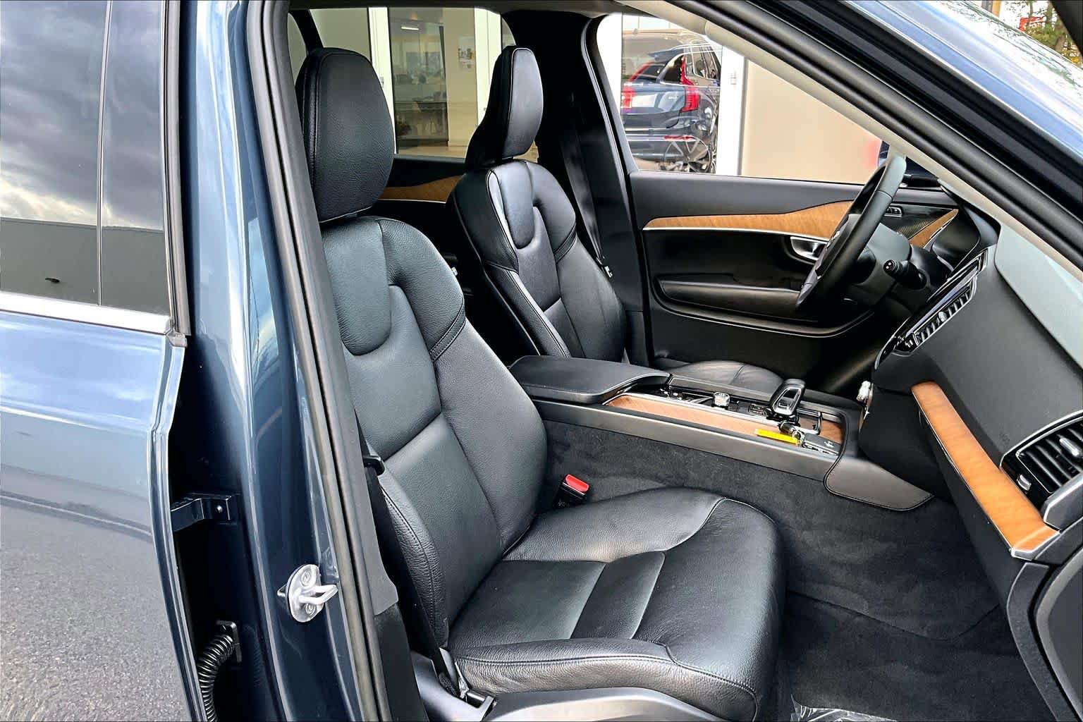 Certified 2023 Volvo XC90 B6 Plus w/ Protection Package Premier AWD/4WD image 8