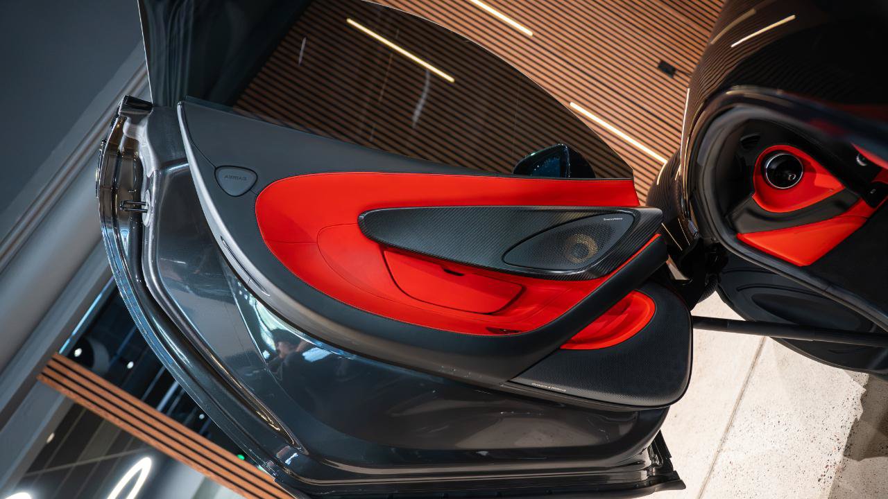 Used 2019 McLaren 600LT RWD image 32