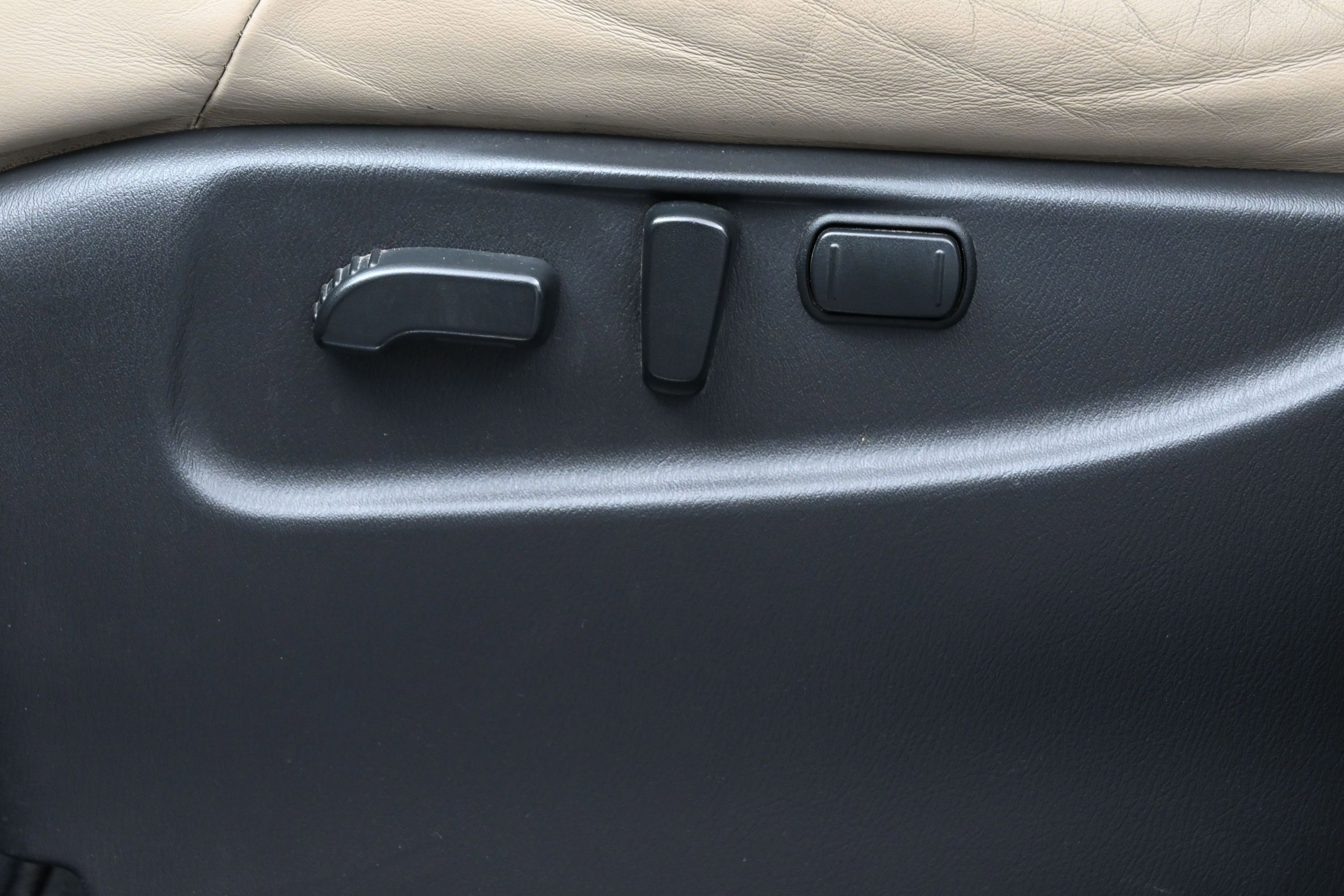 Used 2018 Nissan Armada Platinum w/ Captain Seat Package RWD image 10