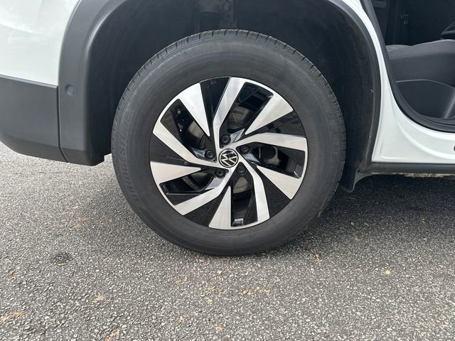 Certified 2025 Volkswagen Tiguan S image 31
