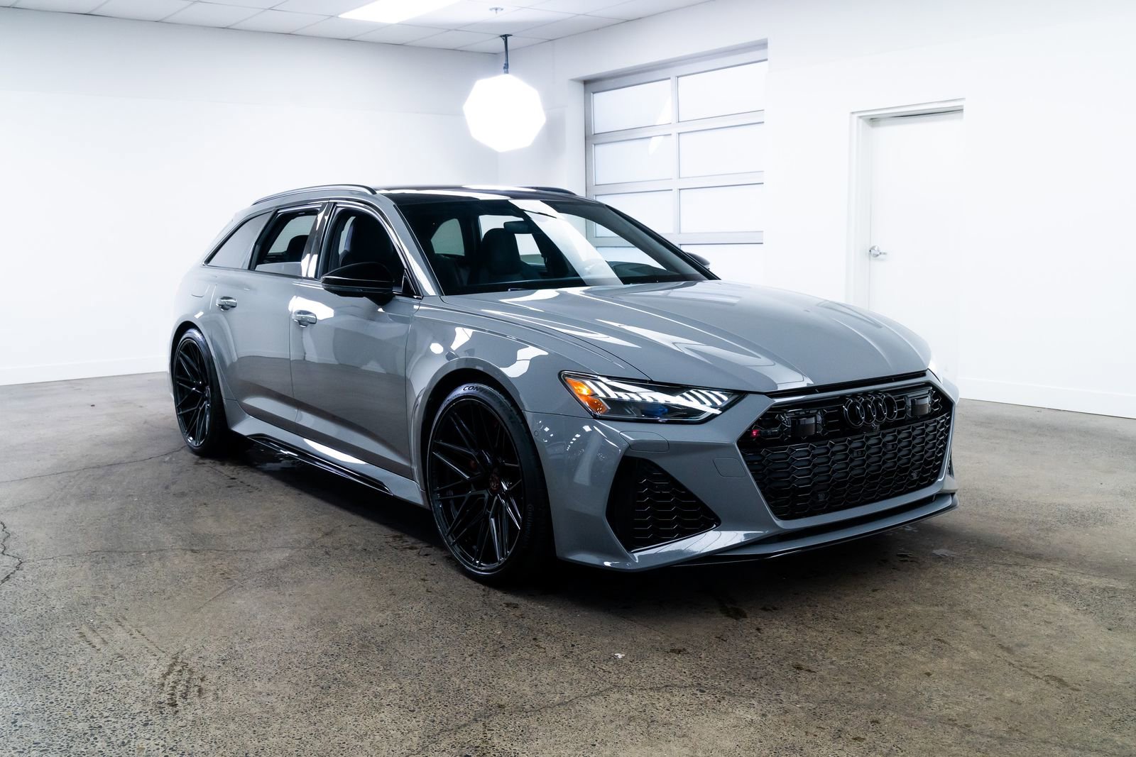 Used 2023 Audi RS 6 AWD/4WD image 27