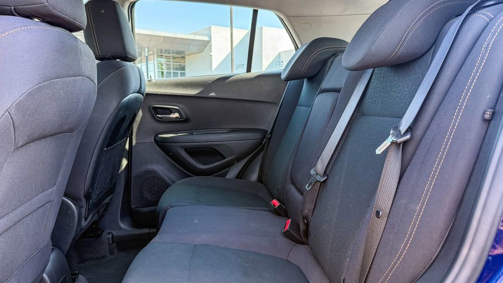 Used 2017 Chevrolet Trax LS AWD/4WD image 18