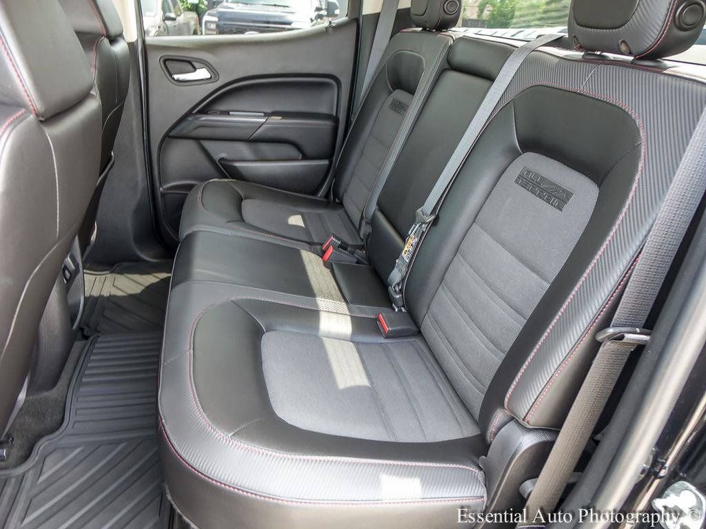 Used 2015 GMC Canyon SLE w/ All-Terrain Package AWD/4WD image 11