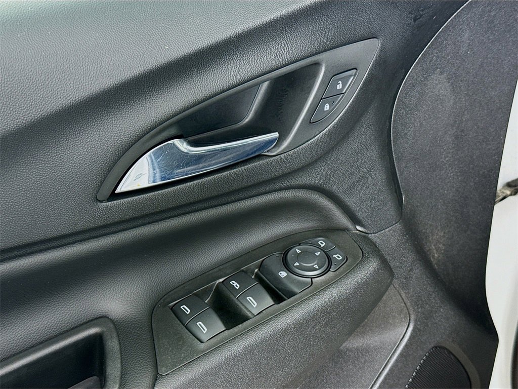 Used 2020 Chevrolet Equinox LT image 18
