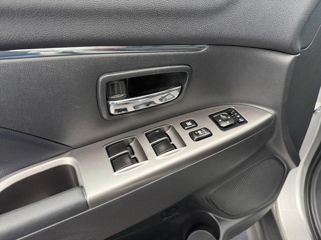 Used 2024 Mitsubishi Outlander Sport SE AWD/4WD image 23
