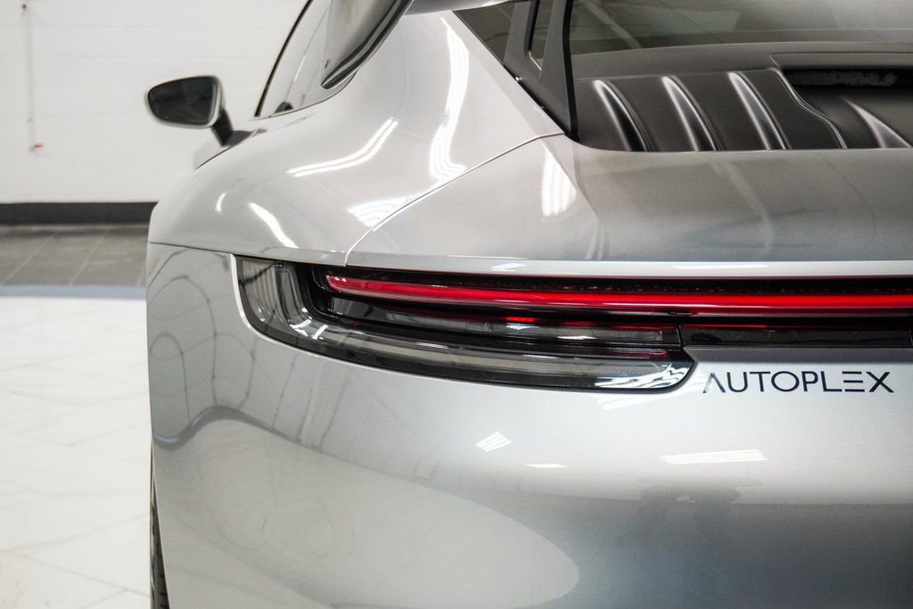Used 2024 Porsche 911 Carrera RWD image 15