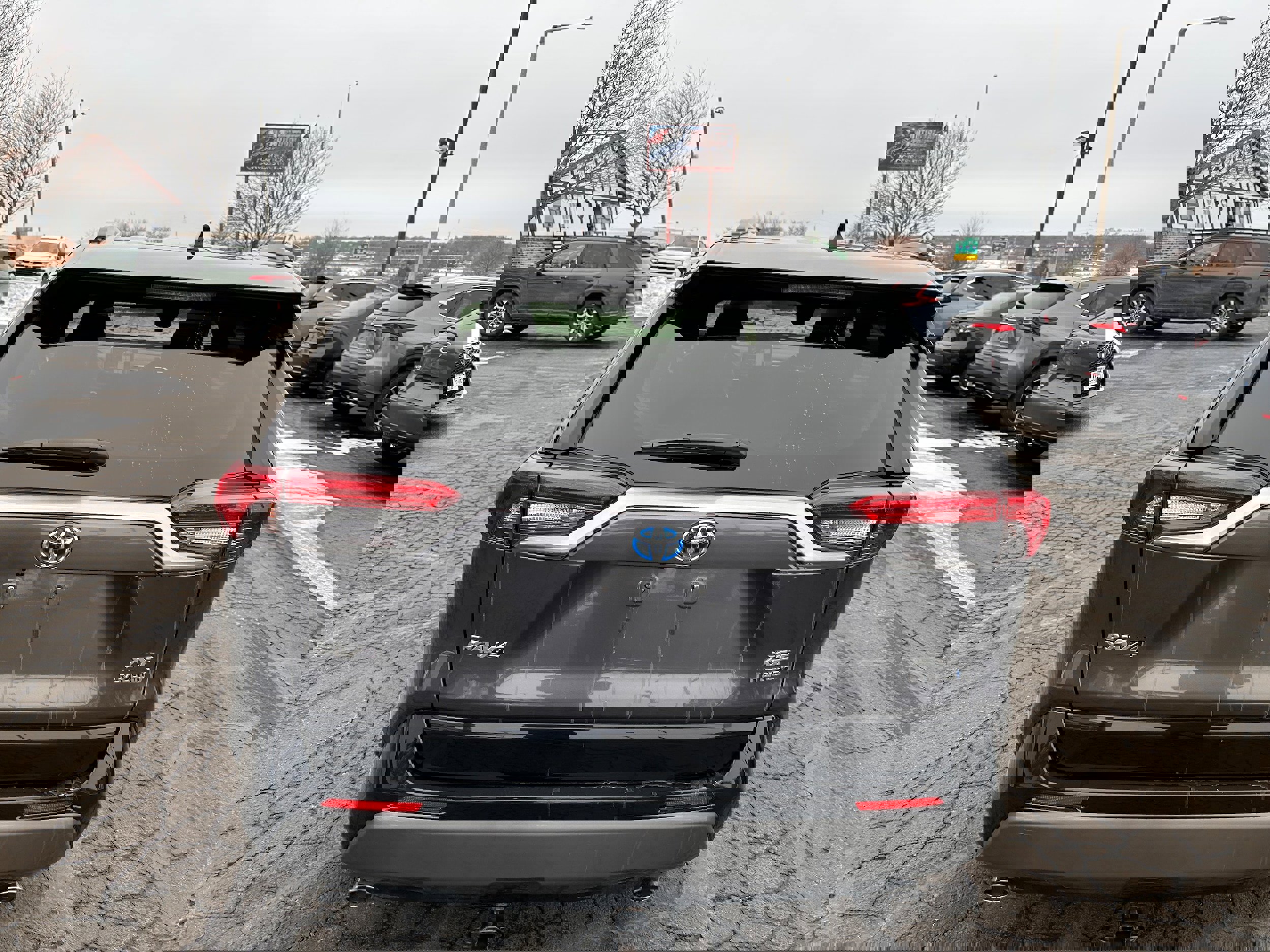 Used 2020 Toyota RAV4 XSE image 4