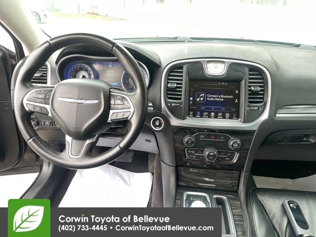 Used 2016 Chrysler 300 Limited image 14