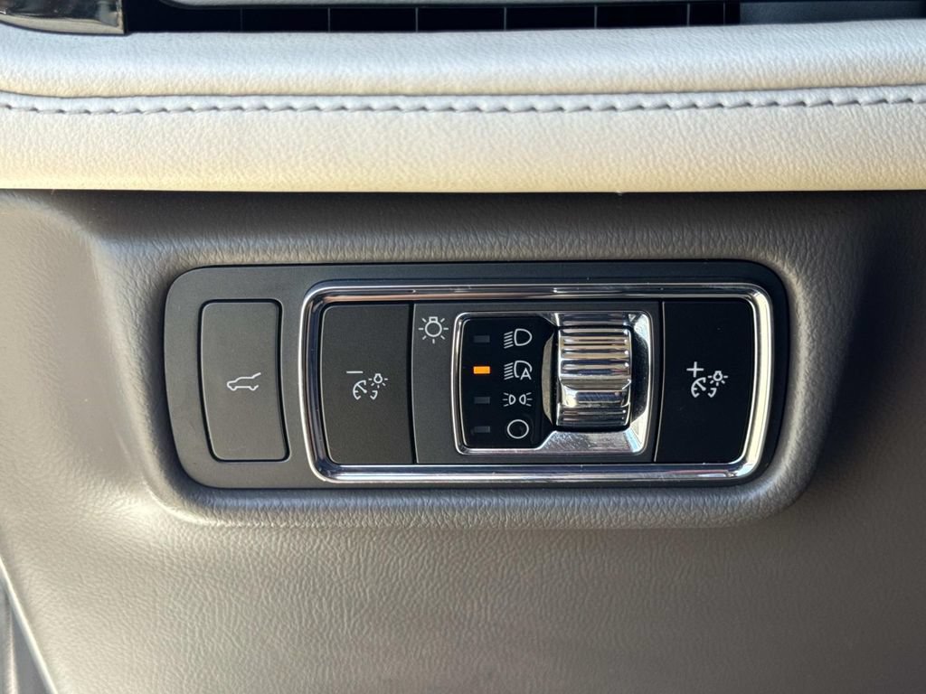 Used 2023 Lincoln Aviator Reserve w/ Equipment Group 201A RWD image 15