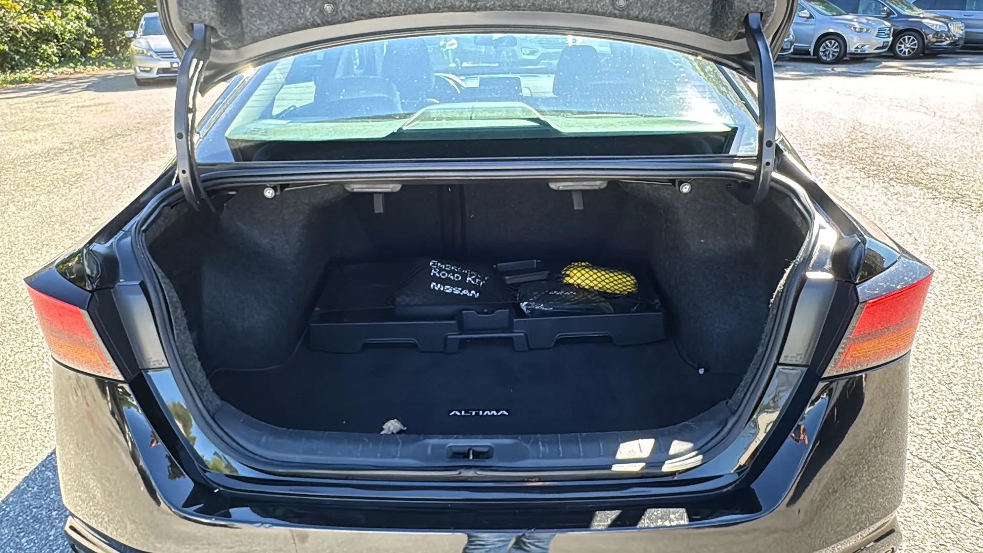 Used 2019 Nissan Altima 2.5 SR w/ SR Premium Package image 14