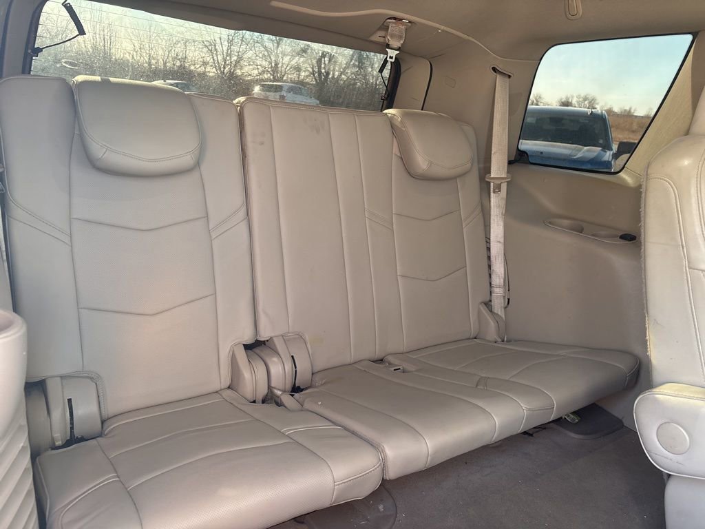 Used 2020 Cadillac Escalade Premium Luxury AWD/4WD image 32