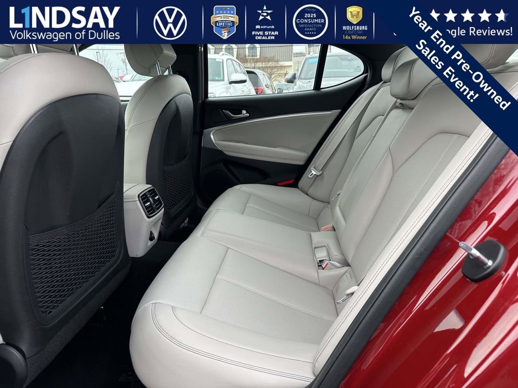 Used 2023 Genesis G70 2.0T image 14