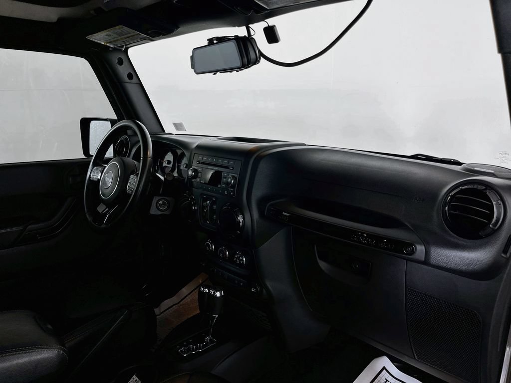 Used 2017 Jeep Wrangler Unlimited Sahara AWD/4WD image 33