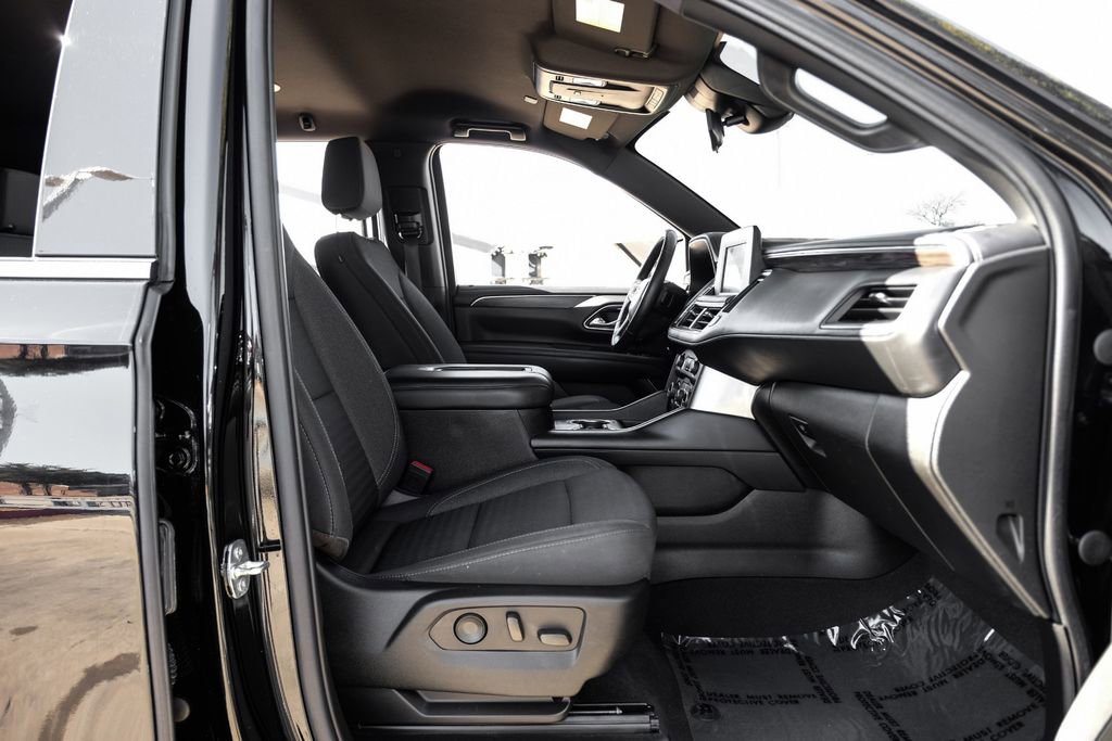 Used 2023 Chevrolet Suburban LS image 34