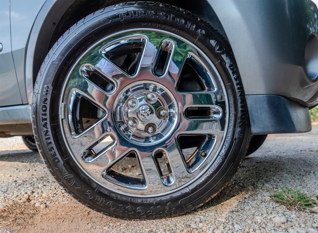 Used 2011 Dodge Nitro Heat RWD image 13
