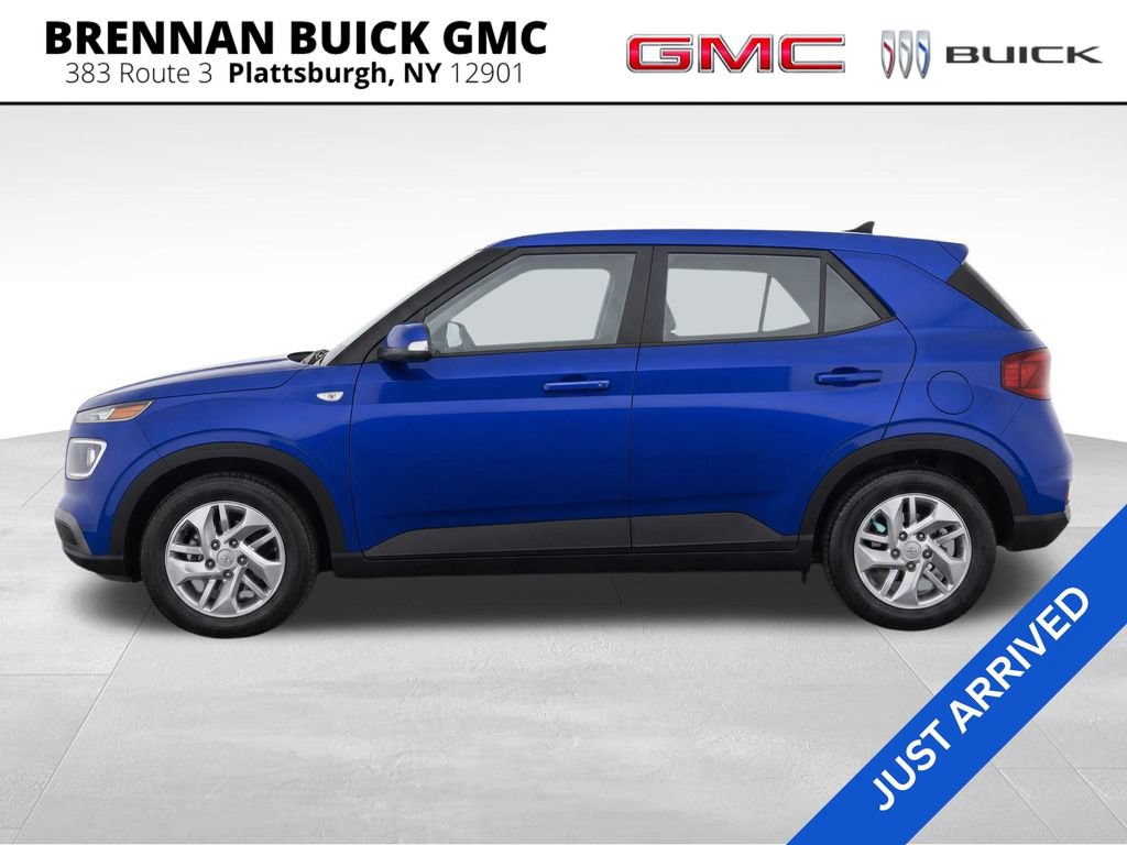 Used 2021 Hyundai Venue SE FWD image 2