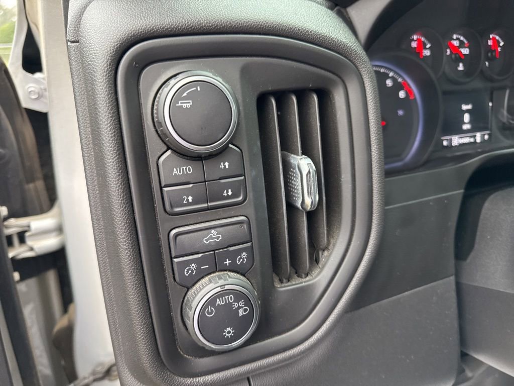 Used 2019 Chevrolet Silverado 1500 Custom Trail Boss w/ Custom Convenience Package image 16