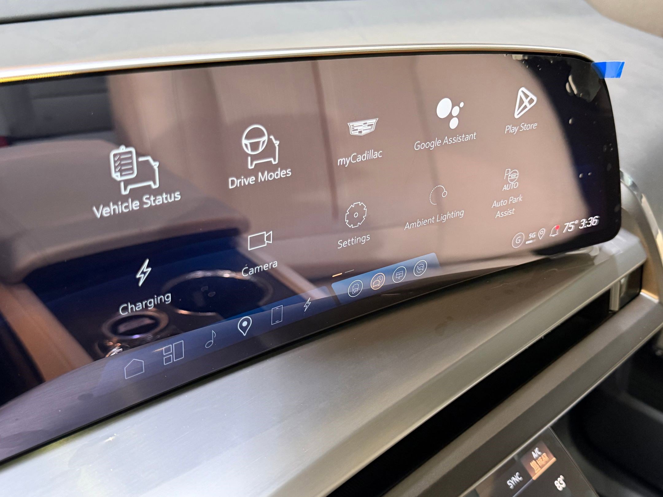 New 2026 Cadillac Vistiq Sport image 32