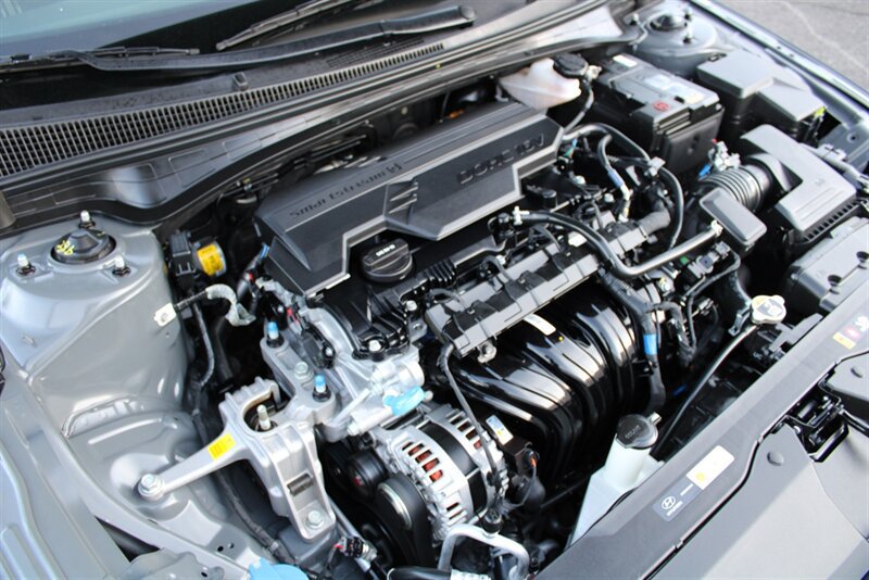 Used 2025 Hyundai Elantra Sport FWD image 13