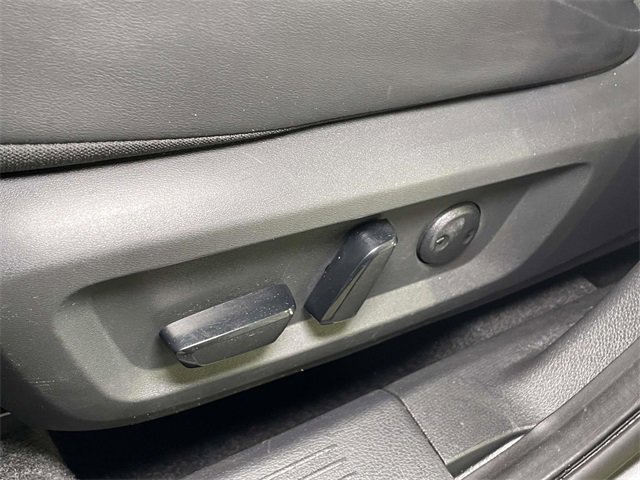 Used 2021 Nissan Rogue SV w/ Premium Package image 17