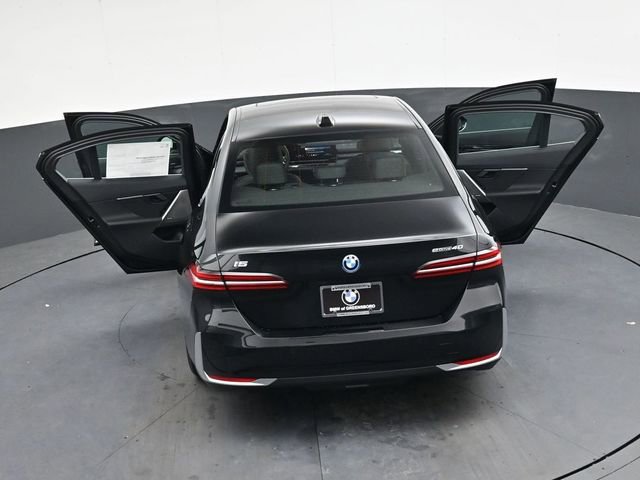 New 2026 BMW i5 eDrive40 RWD image 38