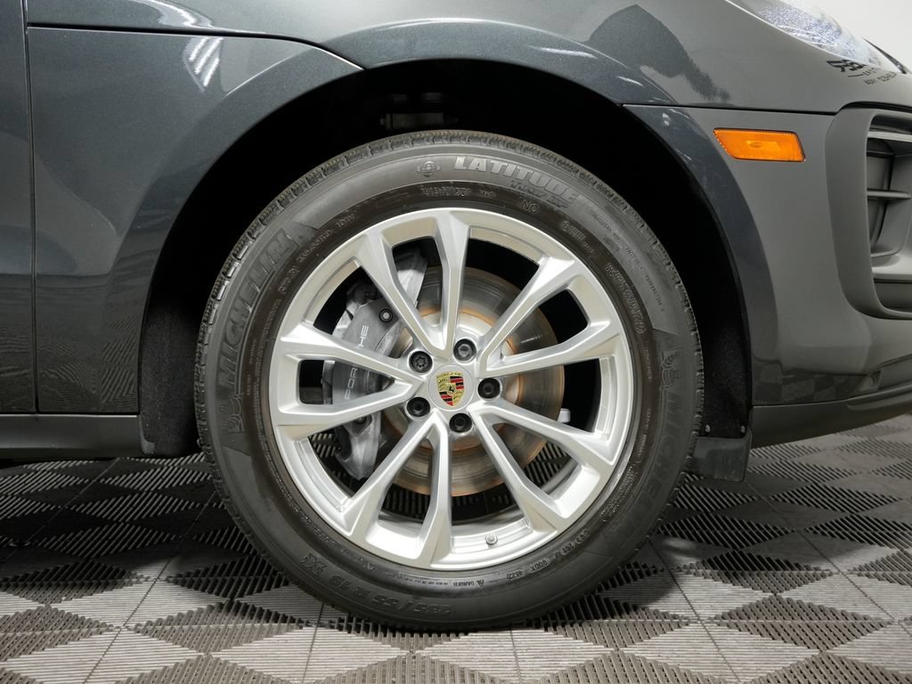 Certified 2023 Porsche Macan Turbo AWD/4WD image 14