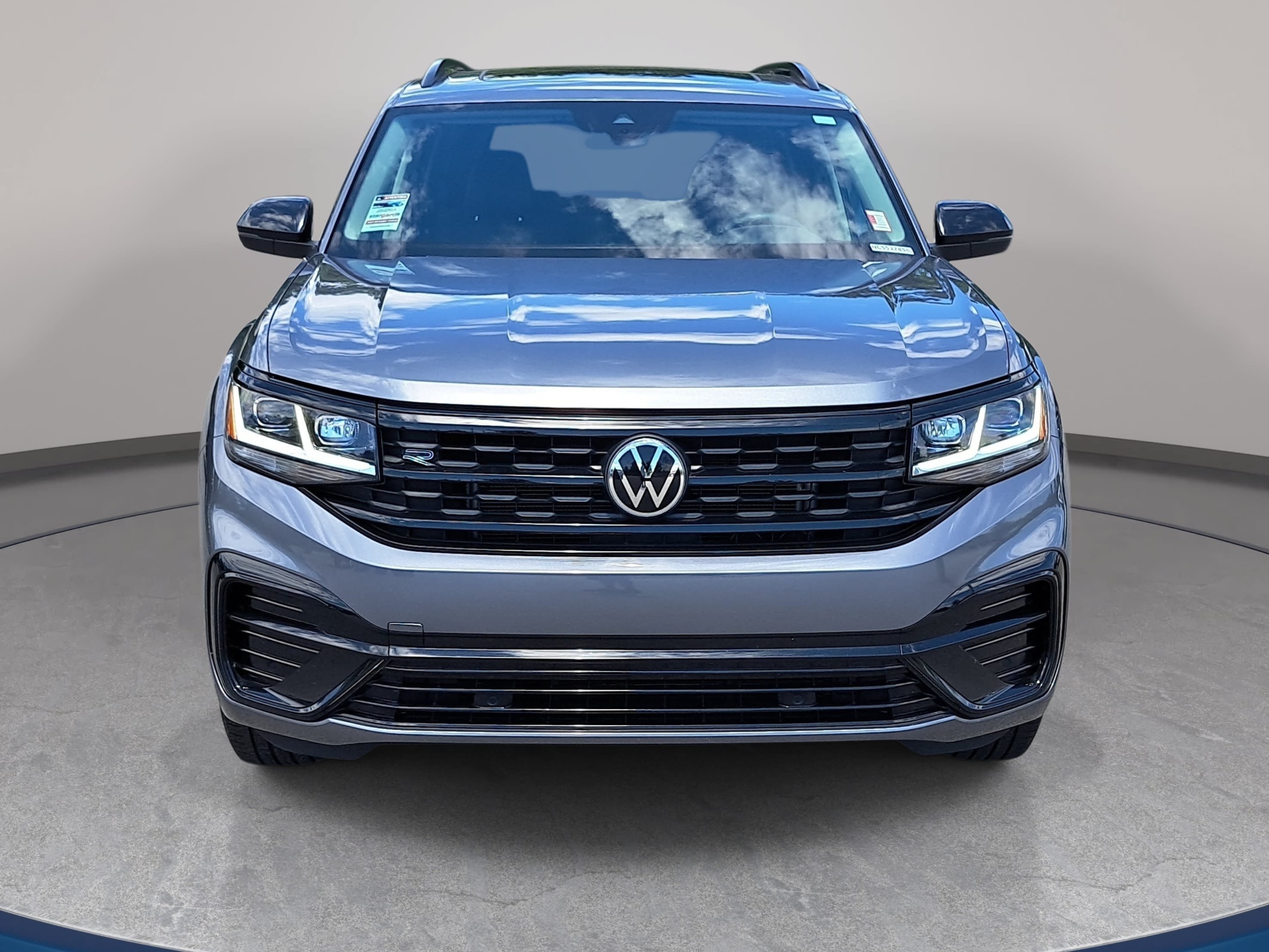 Certified 2022 Volkswagen Atlas SEL R-Line AWD/4WD image 2