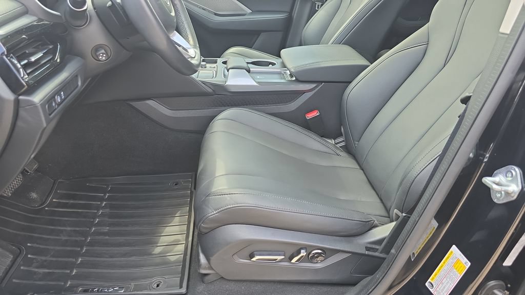 Used 2023 Acura MDX SH-AWD image 14