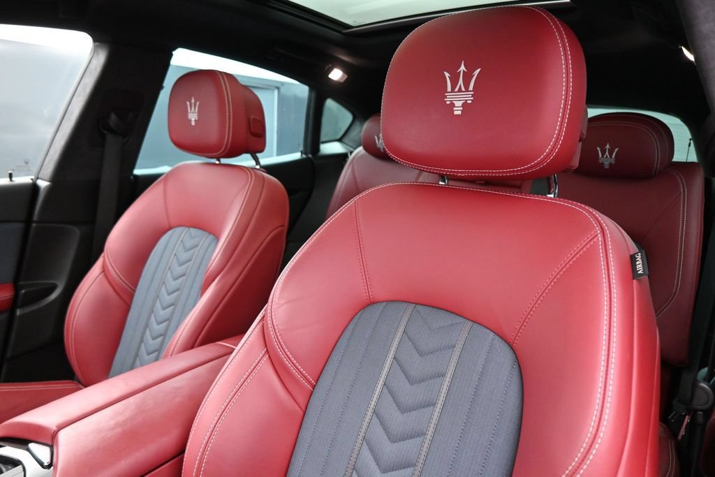 Used 2023 Maserati Levante GT AWD/4WD image 13