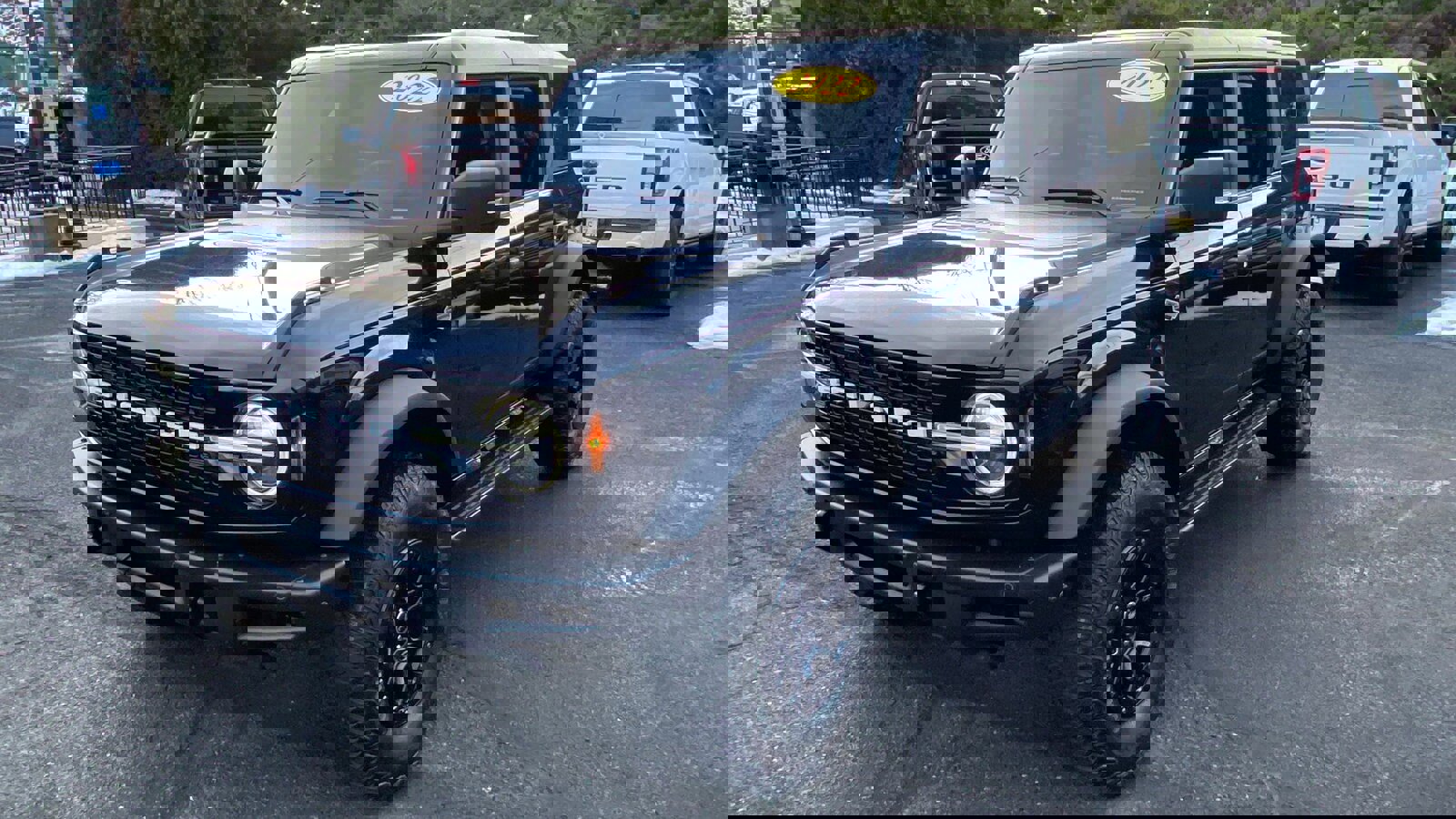 Used 2022 Ford Bronco Wildtrak image 3