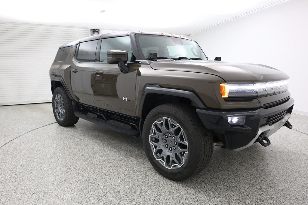 Used 2025 GMC Hummer EV 3X w/ LPO, Illumination Package AWD/4WD image 3