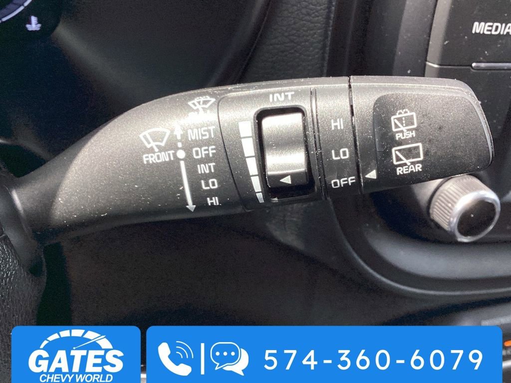 Used 2025 Kia Soul LX w/ LX Technology Package FWD image 22