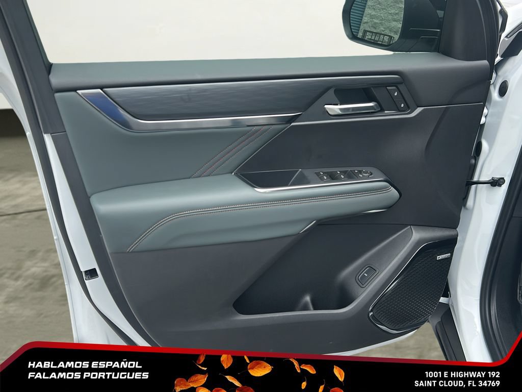 New 2026 GMC Acadia AT4 w/ Luxury Package AWD/4WD image 10