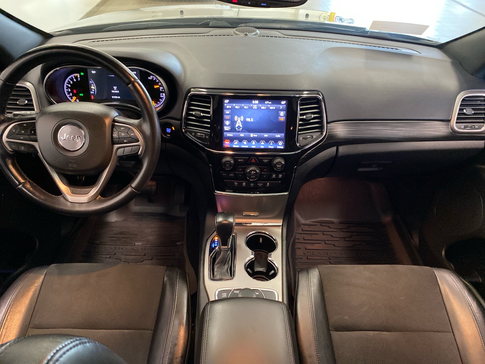 Used 2022 Jeep Grand Cherokee Laredo X AWD/4WD image 10