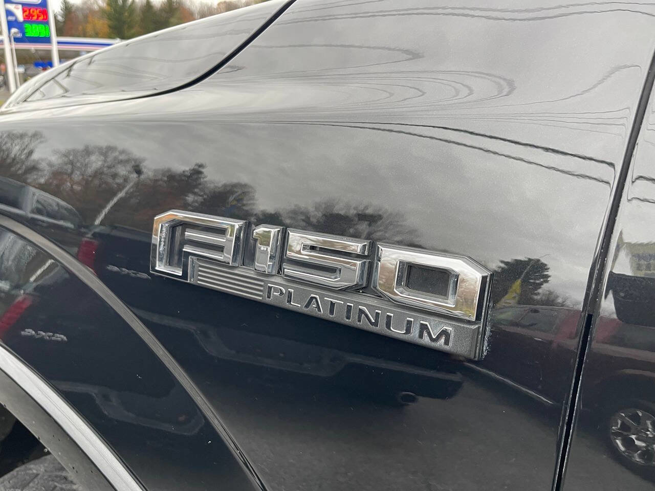 Used 2015 Ford F150 Platinum w/ Max Trailer Tow Package image 21