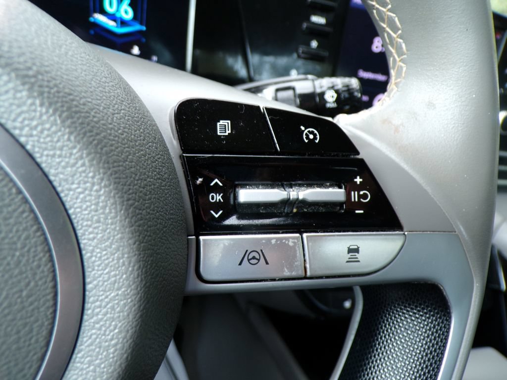 Certified 2022 Hyundai Elantra SEL w/ Convenience Package FWD image 28
