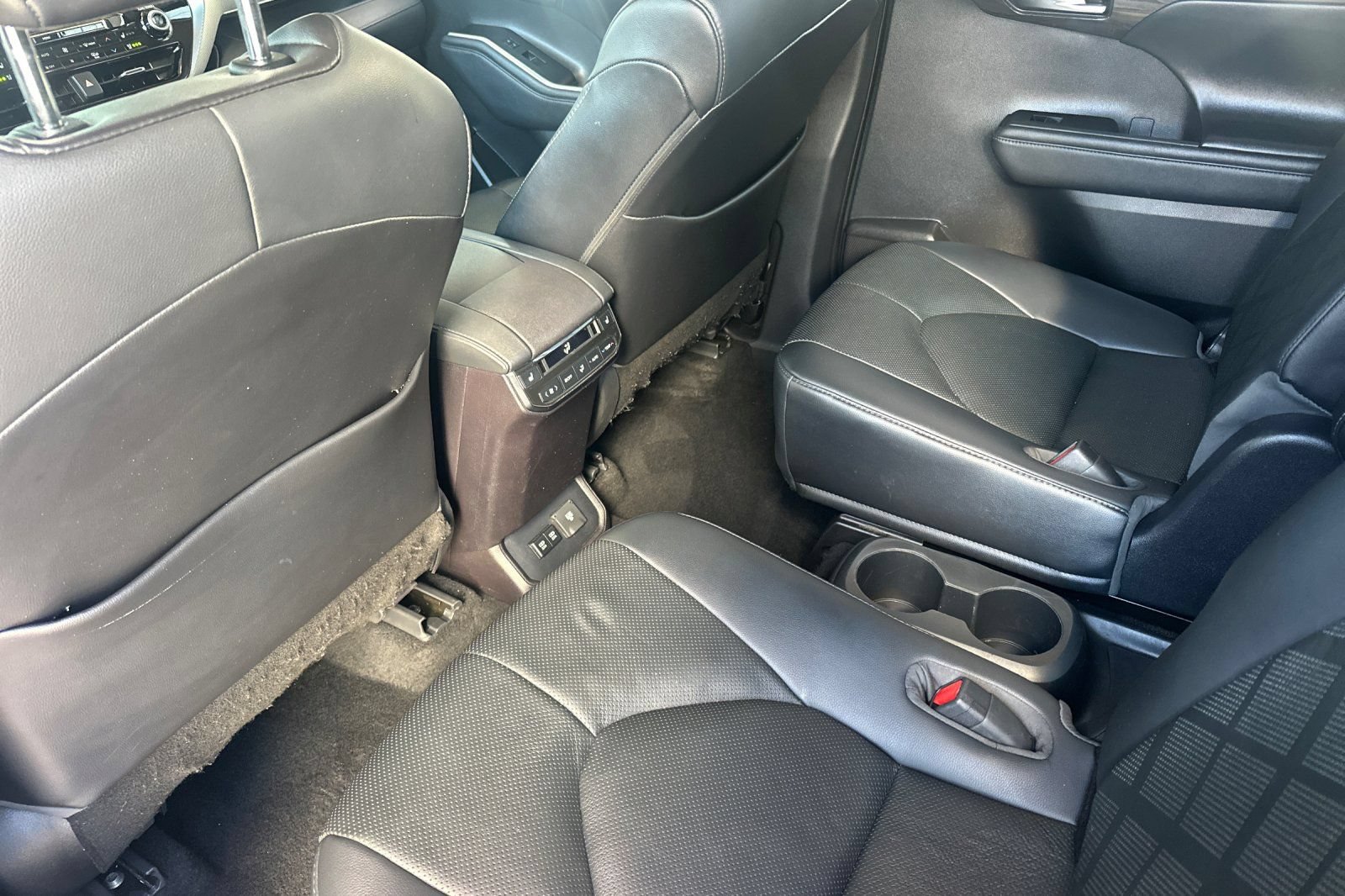Certified 2021 Toyota Highlander Platinum AWD/4WD image 15