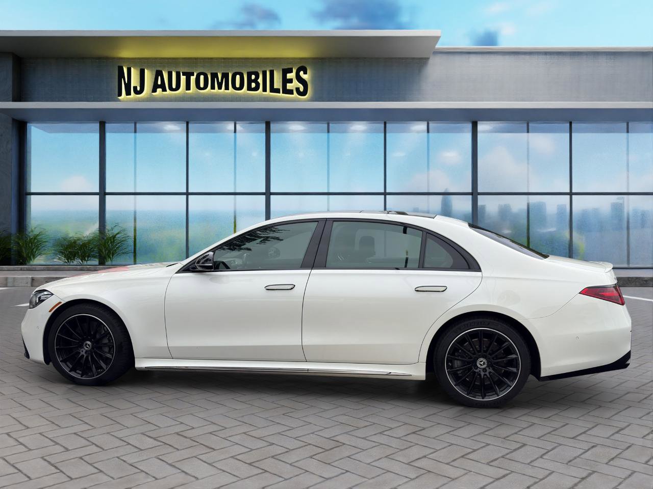 Used 2023 Mercedes-Benz S 580 4MATIC Sedan image 4