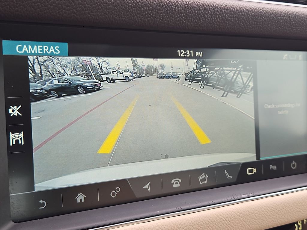 Used 2020 Jaguar XF Premium image 24