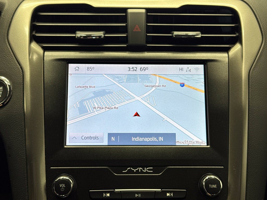Used 2020 Ford Fusion SEL FWD image 13