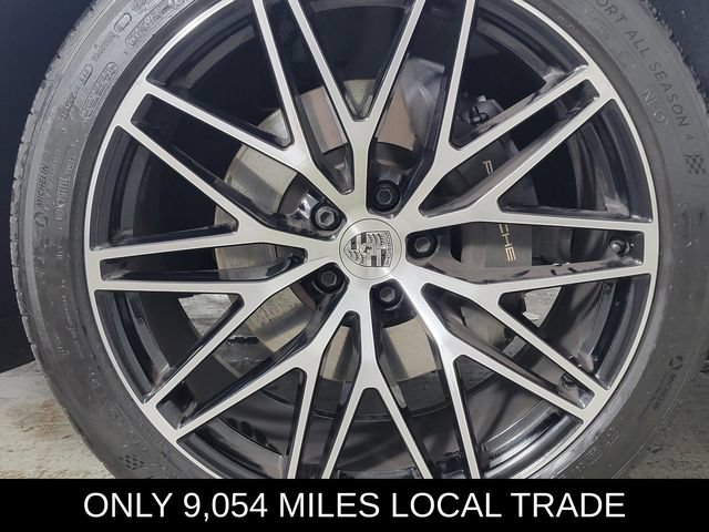 Used 2024 Porsche Macan AWD/4WD image 10
