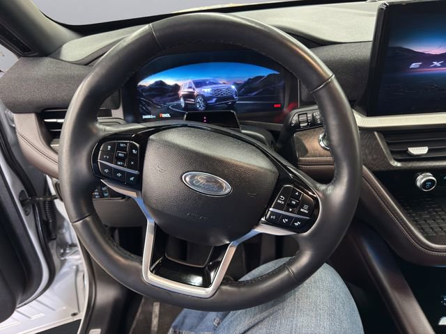 Used 2025 Ford Explorer Platinum w/ LUX Leather Package AWD/4WD image 10
