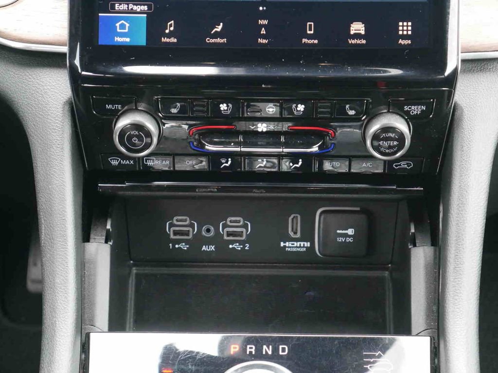 Used 2023 Jeep Grand Cherokee Summit w/ Adv Protech Group IV AWD/4WD image 8