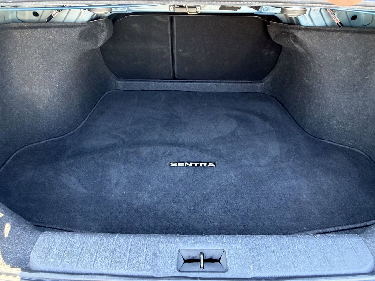 Used 2024 Nissan Sentra SV FWD image 8
