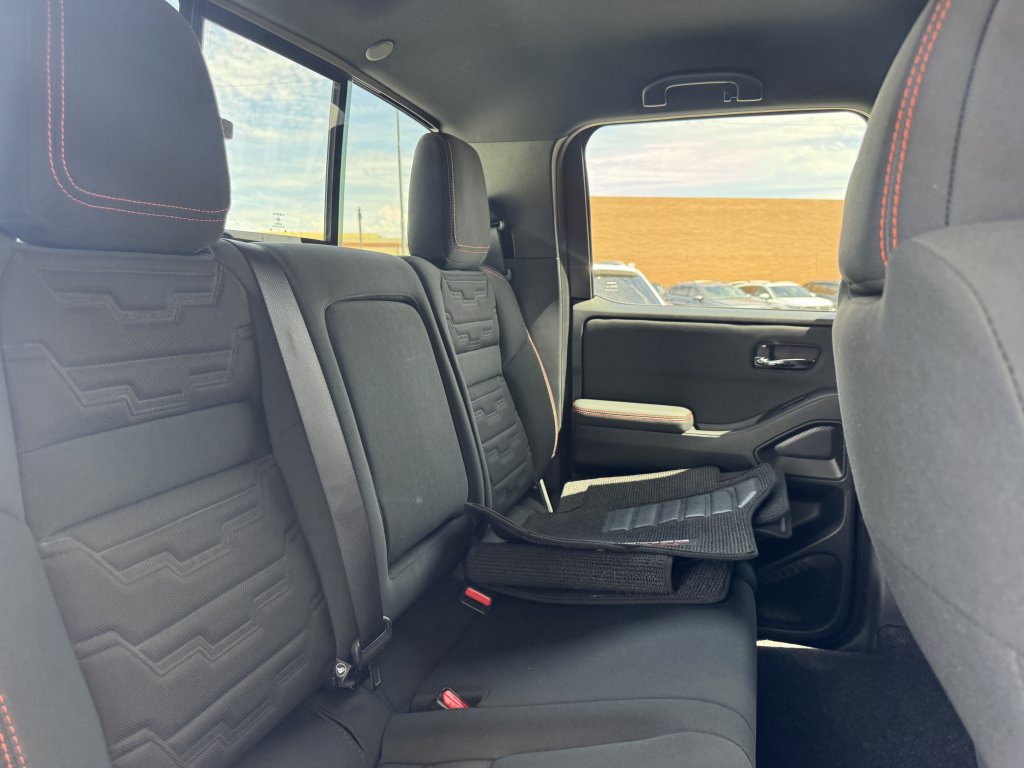 Used 2024 Nissan Frontier PRO-4X w/ Off-Road Protection Package image 40