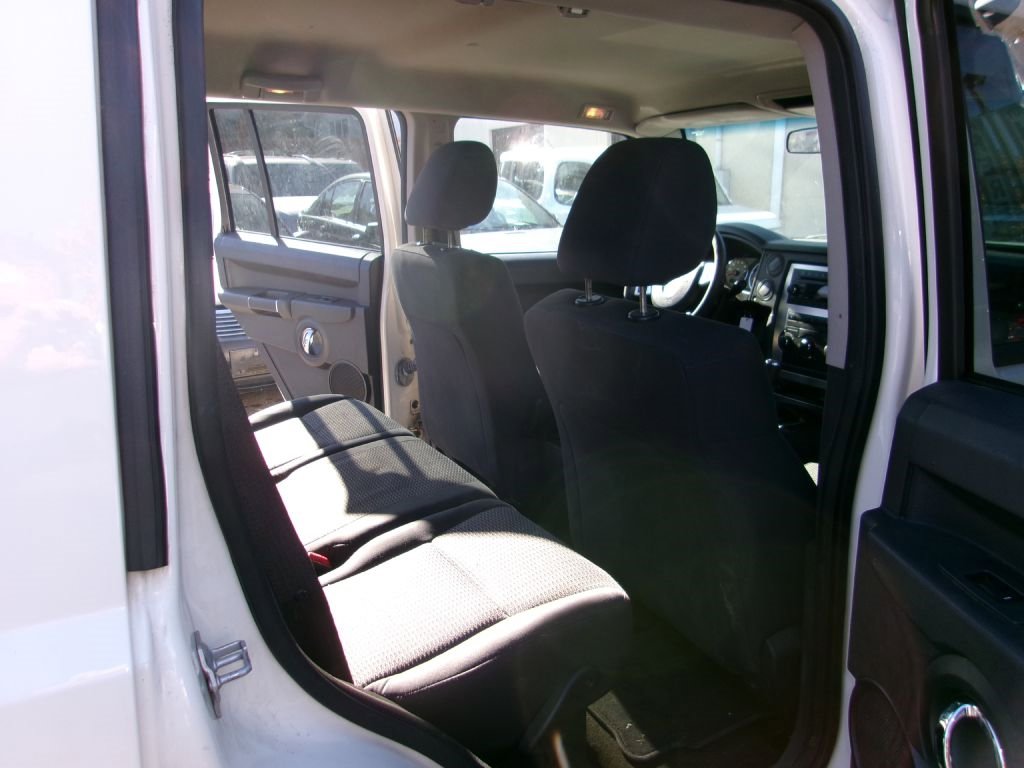 Used 2010 Nissan Cube 1.8 S w/ Interior Designer Pkg FWD image 6