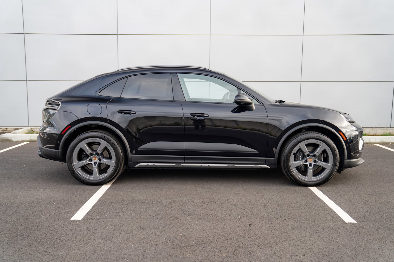 New 2026 Porsche Macan 4 Electric AWD/4WD image 8