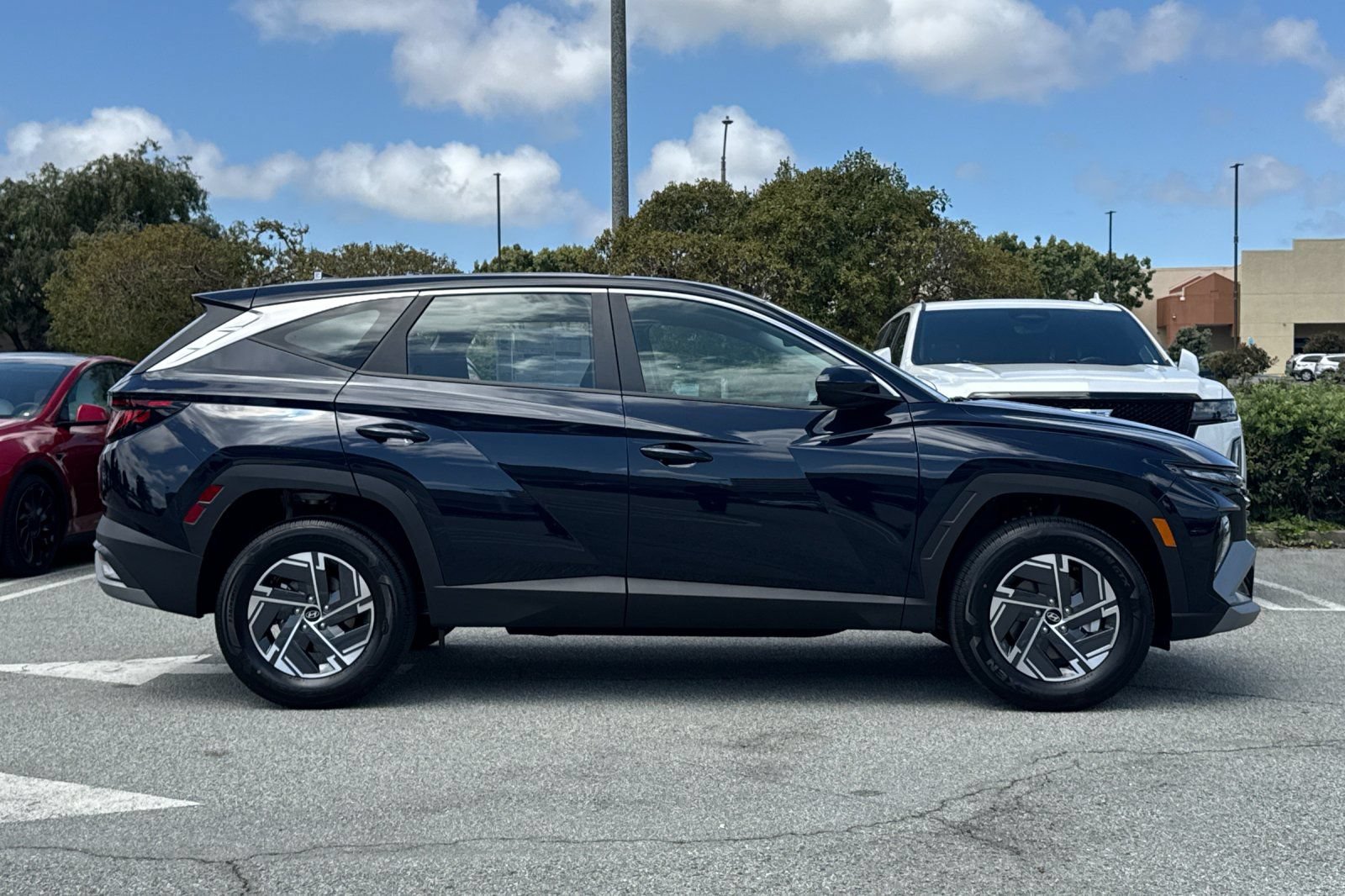New 2026 Hyundai Tucson Blue SE AWD/4WD image 3